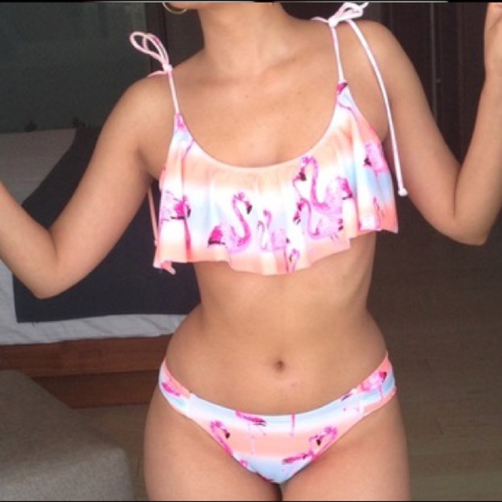 VS PINK Flamingo Flounce Ruffle Bikini Tie Top - Picture 2 of 10
